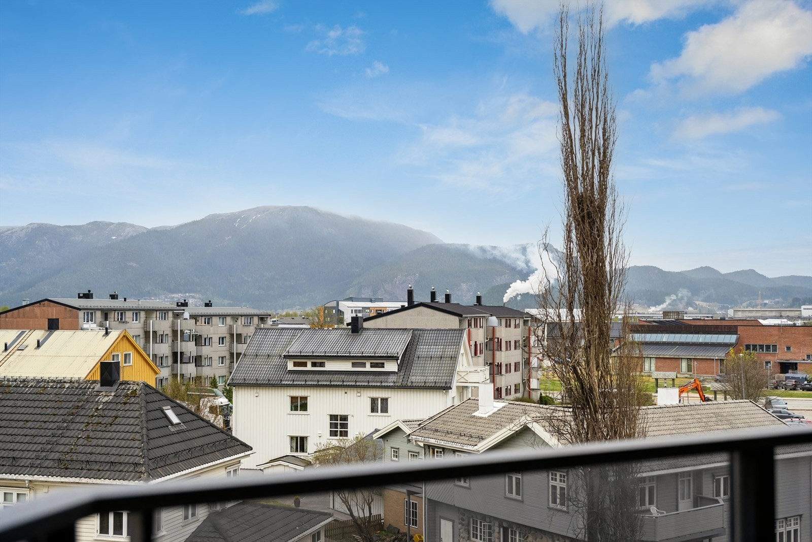 Utsikt mot Spillumsfjellet Galleribilde