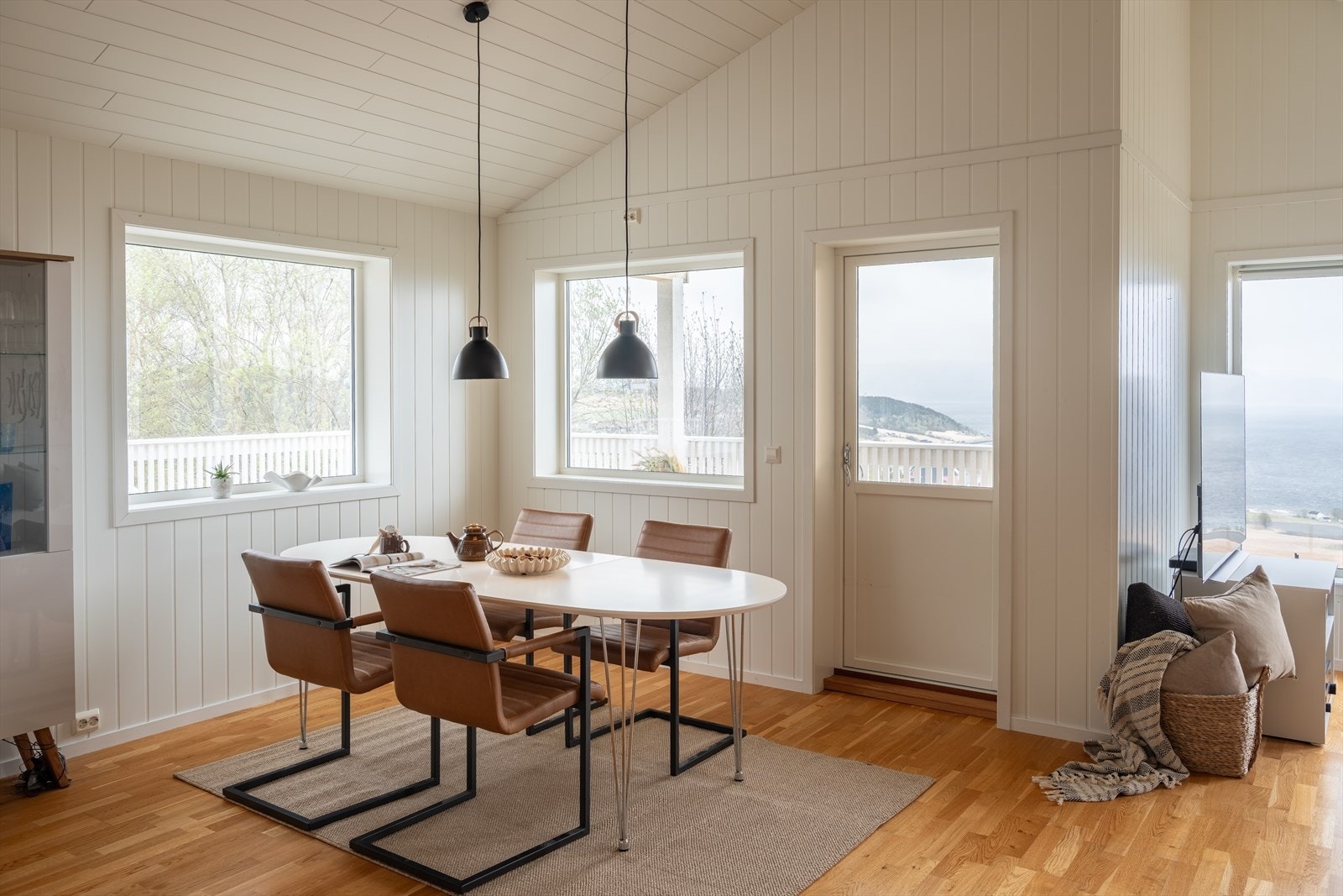 Det er kort avstand til sjøen, Bosbergheia og Bymarka. Galleribilde