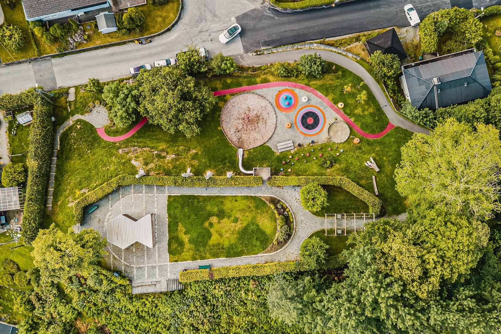 I nærheten finner du også Sætreparken - et flott sted å ta med familien for lek og avslapping Galleribilde