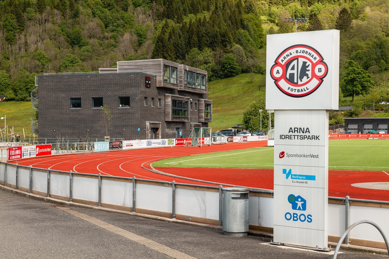 Arna idretsspark gir deg et bredt utvalg av idrettsmuligheter Galleribilde