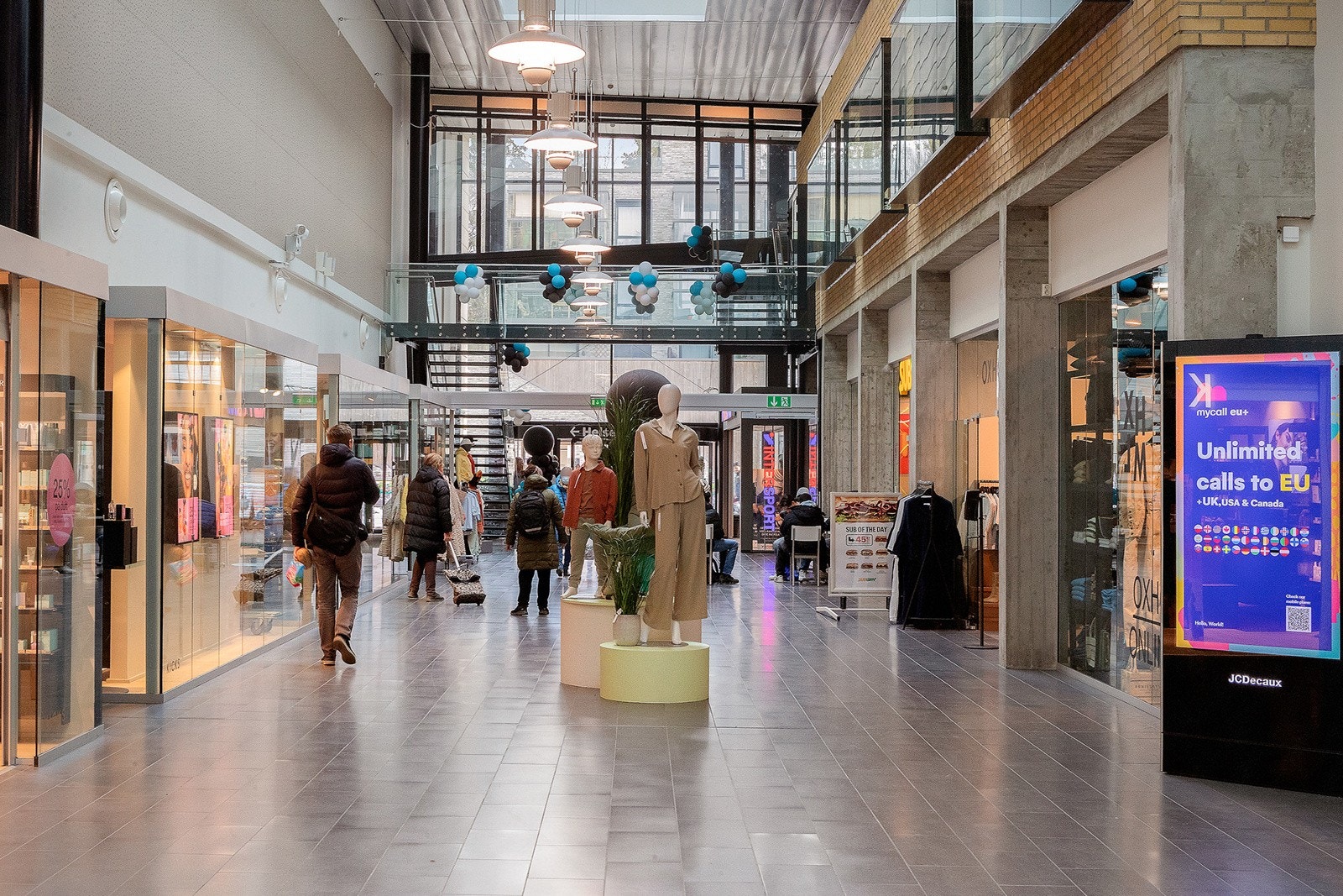 Lambertseter senter kun 1 minutt gangavstand unna. Galleribilde