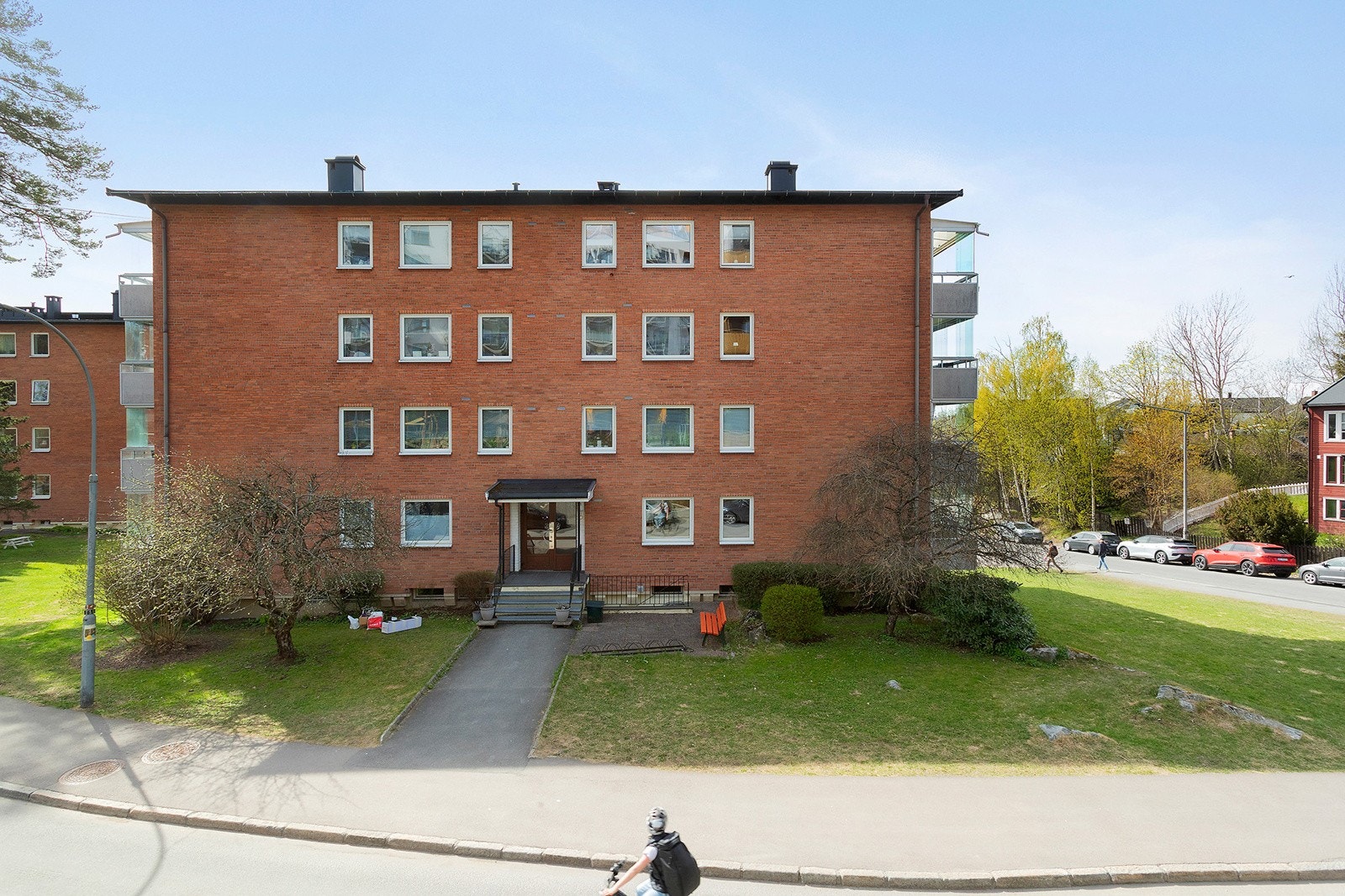 Leiligheten er plassert i byggets 1. etasje av totalt 4 etasjer. Galleribilde