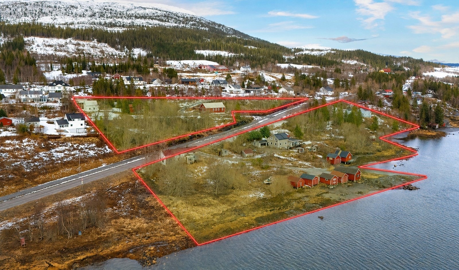 Eiendomsmegler Norge v/Tomi C. Johansen, presenterer her en spennende, stor eiendom som består av to teiger på totalt ca. 25 294kvm! Det bemerkes at grensene som er markert er omtrentlige og avvik kan forekomme. Galleribilde