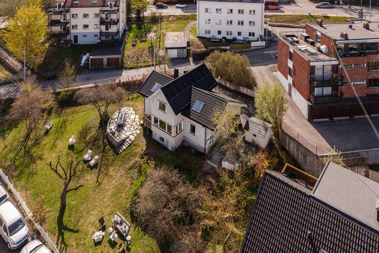 Boligen er omfattende oppgradert både innvendig og utvendig de senere år. Galleribilde