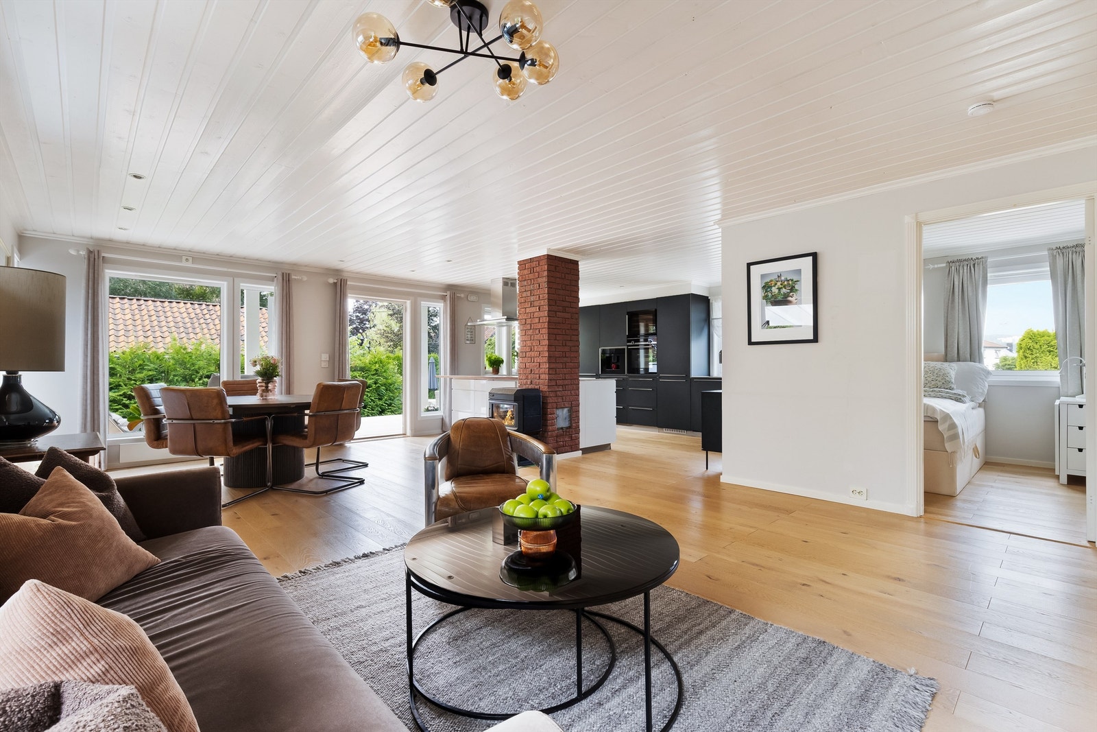 Overflatene er holdt i behagelige og stilrene nyanser som skaper et helhetlig inntrykk. Galleribilde