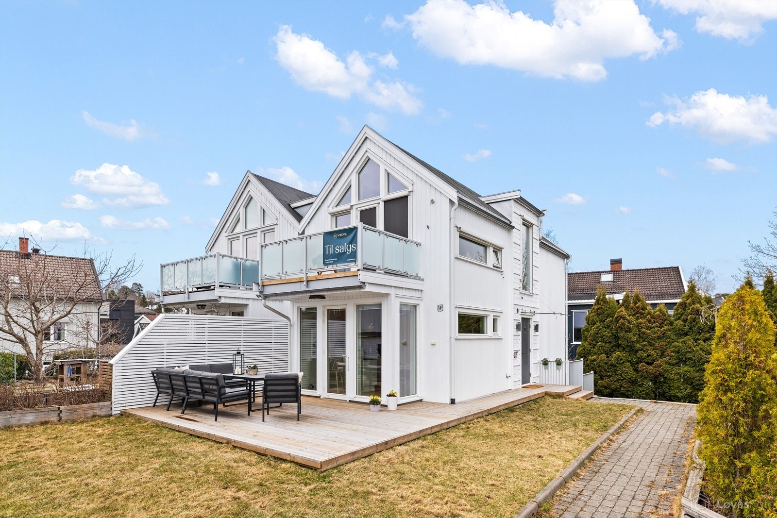 Flott halvpart av vertikaldelt tomannsbolig beliggende i et stille, barnevennlig og attraktivt boligområde på Munkerud/Nordstrand. Galleribilde