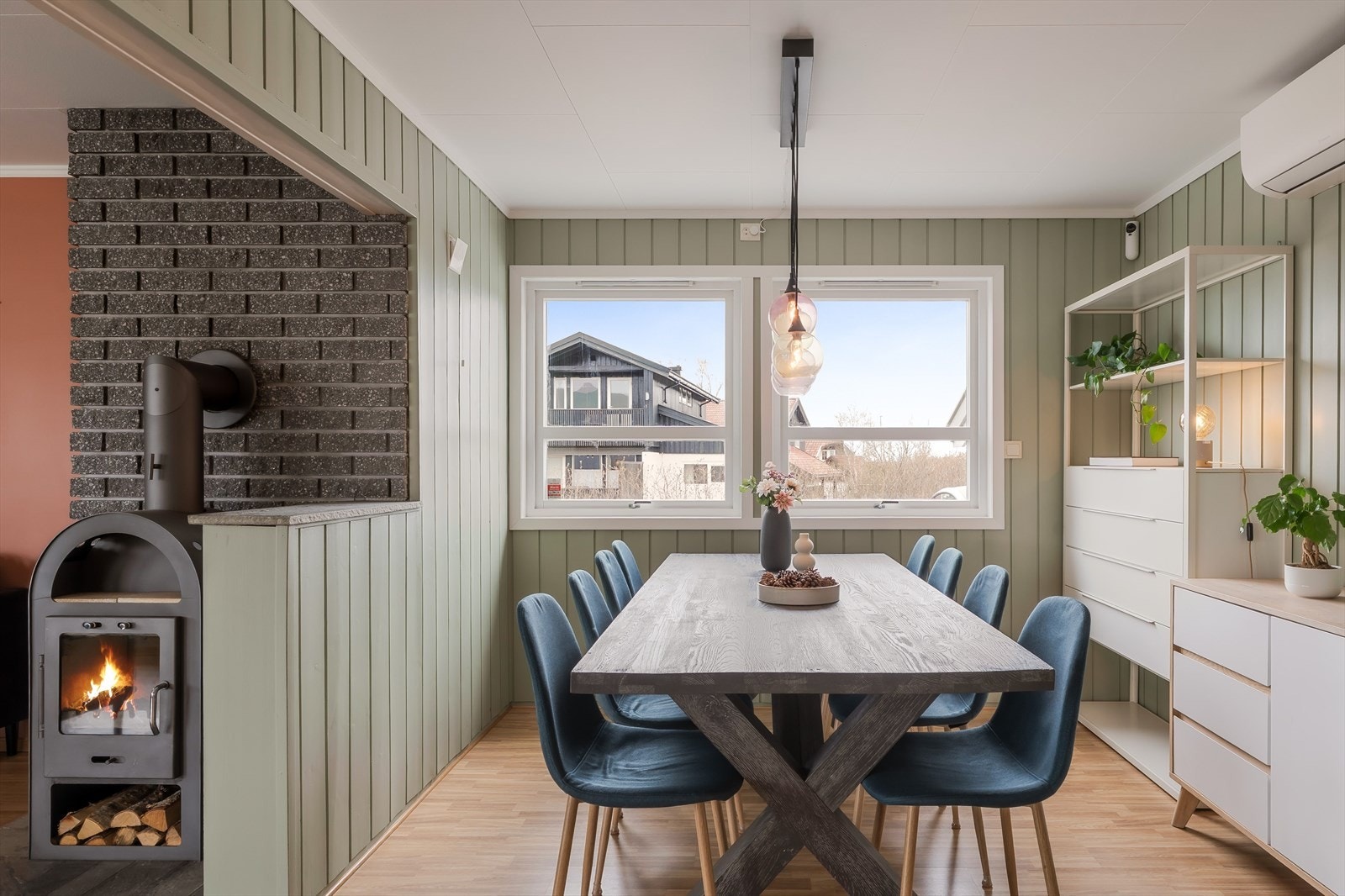 Perfekt for både hverdagsmåltider og sosiale sammenkomster. Galleribilde