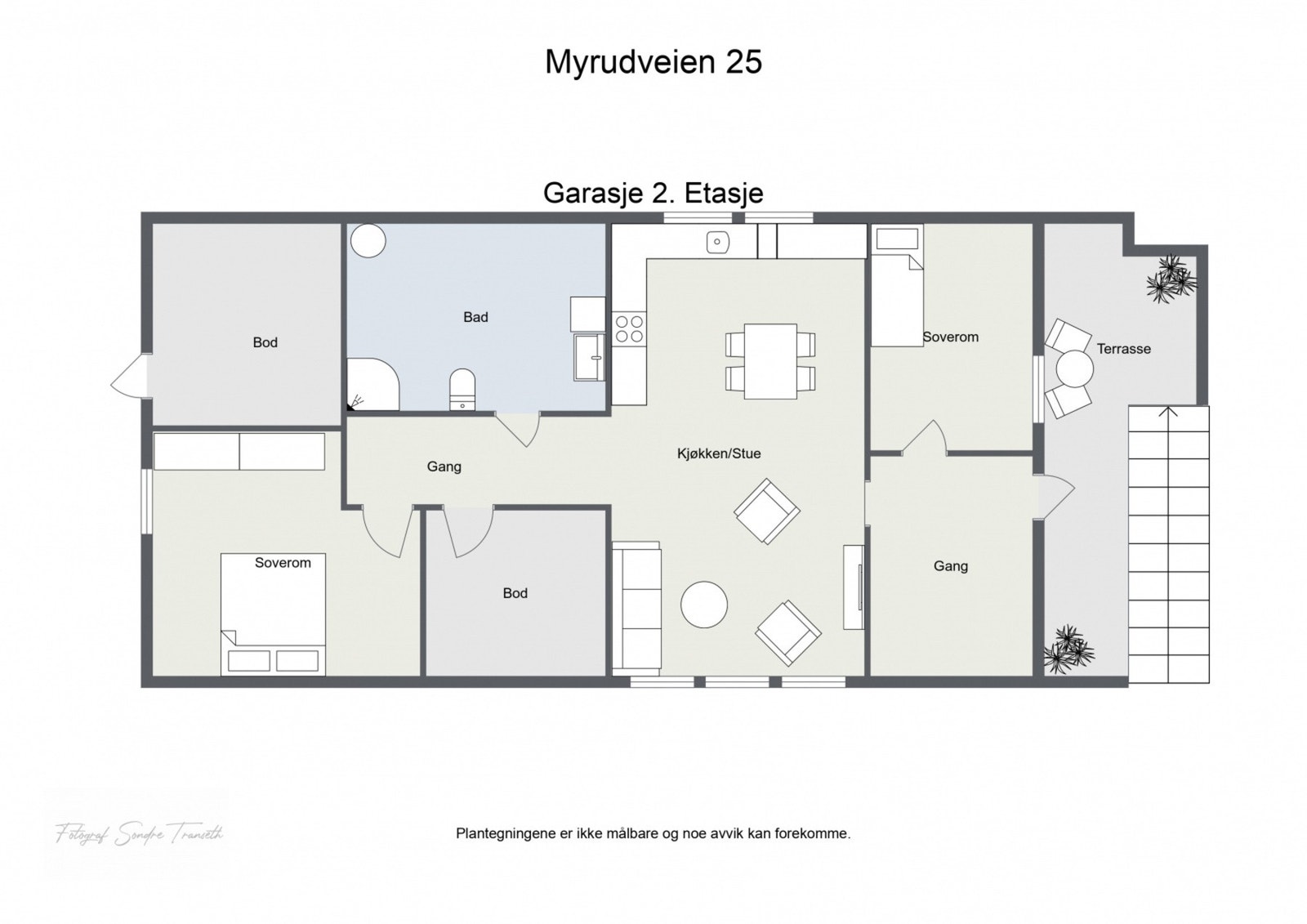 Innhold leilighet over garasje: Entré, 2 soverom, bad/wc/vaskerom, stue/kjøkken og bod. Galleribilde