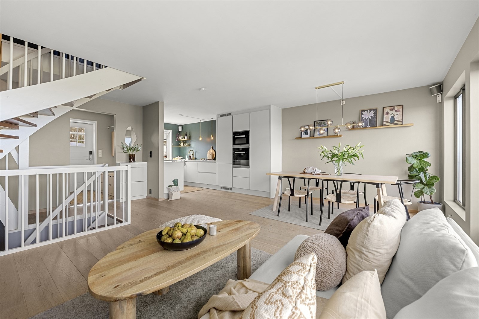 Boligen er utstyrt med integrert Sonos-lydanlegg i flere rom. Galleribilde