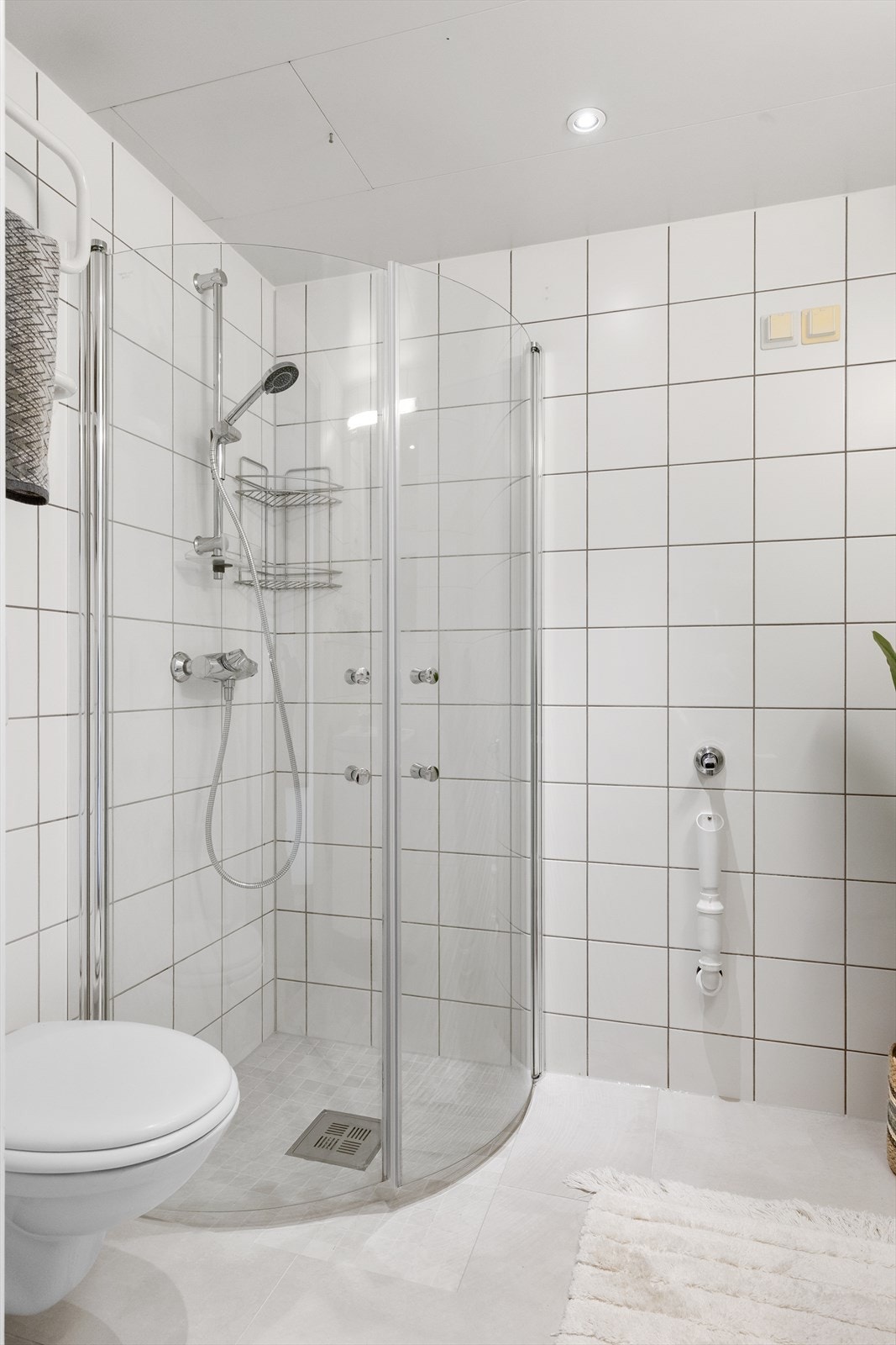 Dusjplass med inn-utadslående dusjvegger. Galleribilde