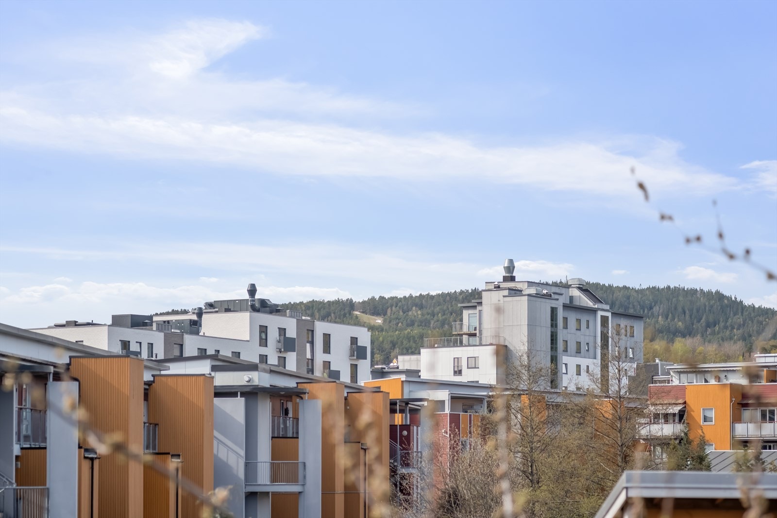 Boligen har en attraktiv intern beliggenhet og et hyggelig utsyn fra balkongen. Galleribilde