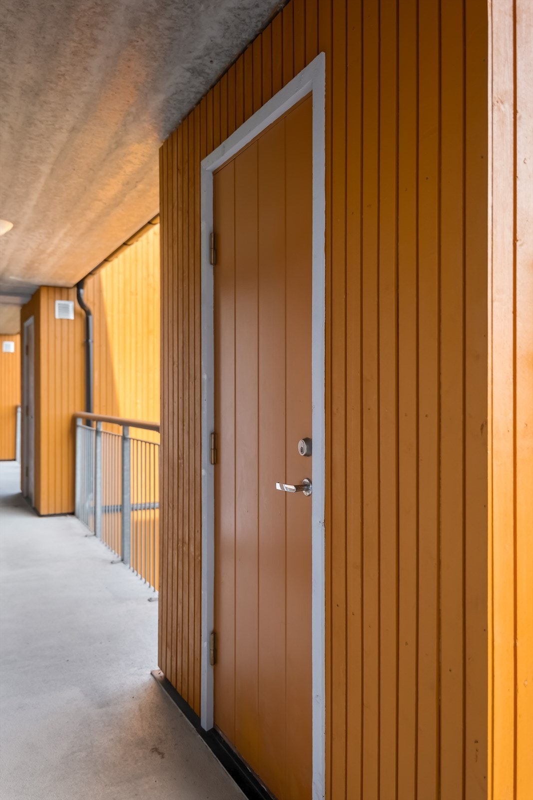 Ekstern bod i svalgang i samme etasje, målt til ca. 3,7 m². Galleribilde