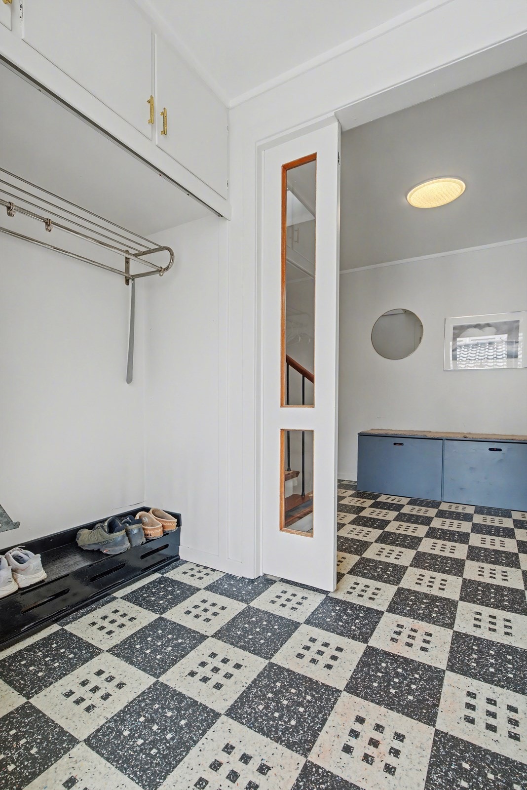 Pent vindfang med plass for garderobe Galleribilde