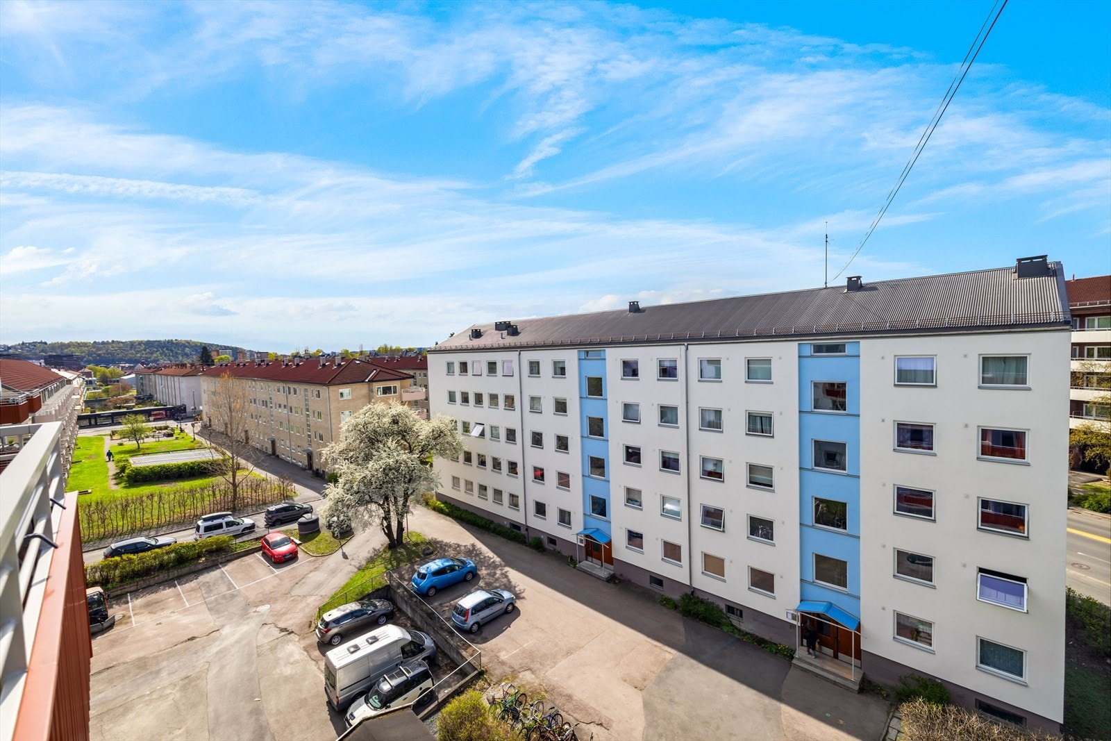 Vendt inn mot bakgården. Galleribilde