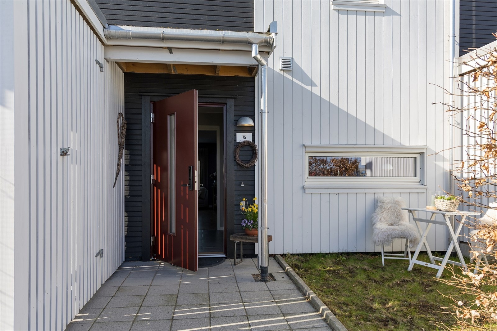 Rett ved finnes det også en koselig lekeplass. Galleribilde