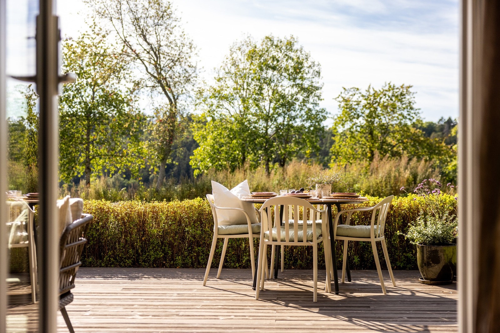 Utgang til en herlig markterrasse. Galleribilde