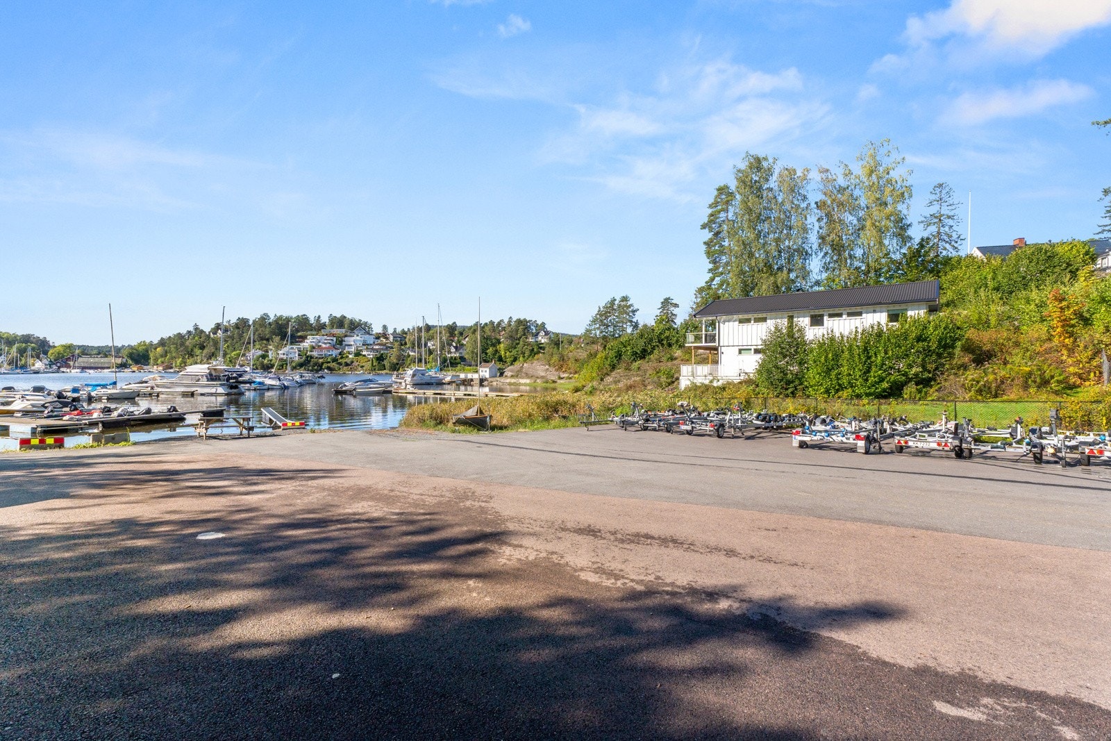 Parkeringsmuligheter ved tinglyst båtplass i Tobakshullet båtforening Galleribilde