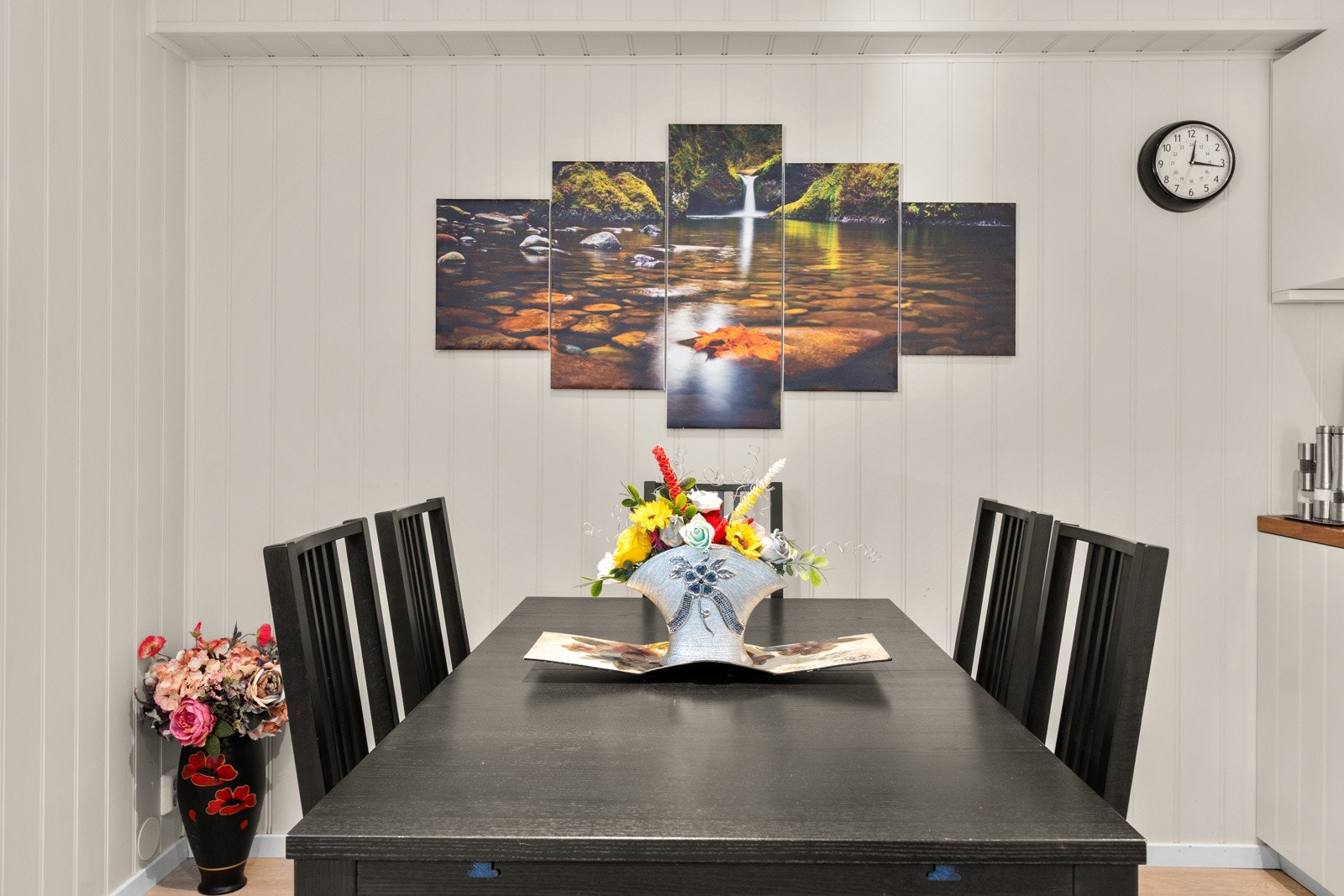 Kjeller med egen inngang / spisesone Galleribilde