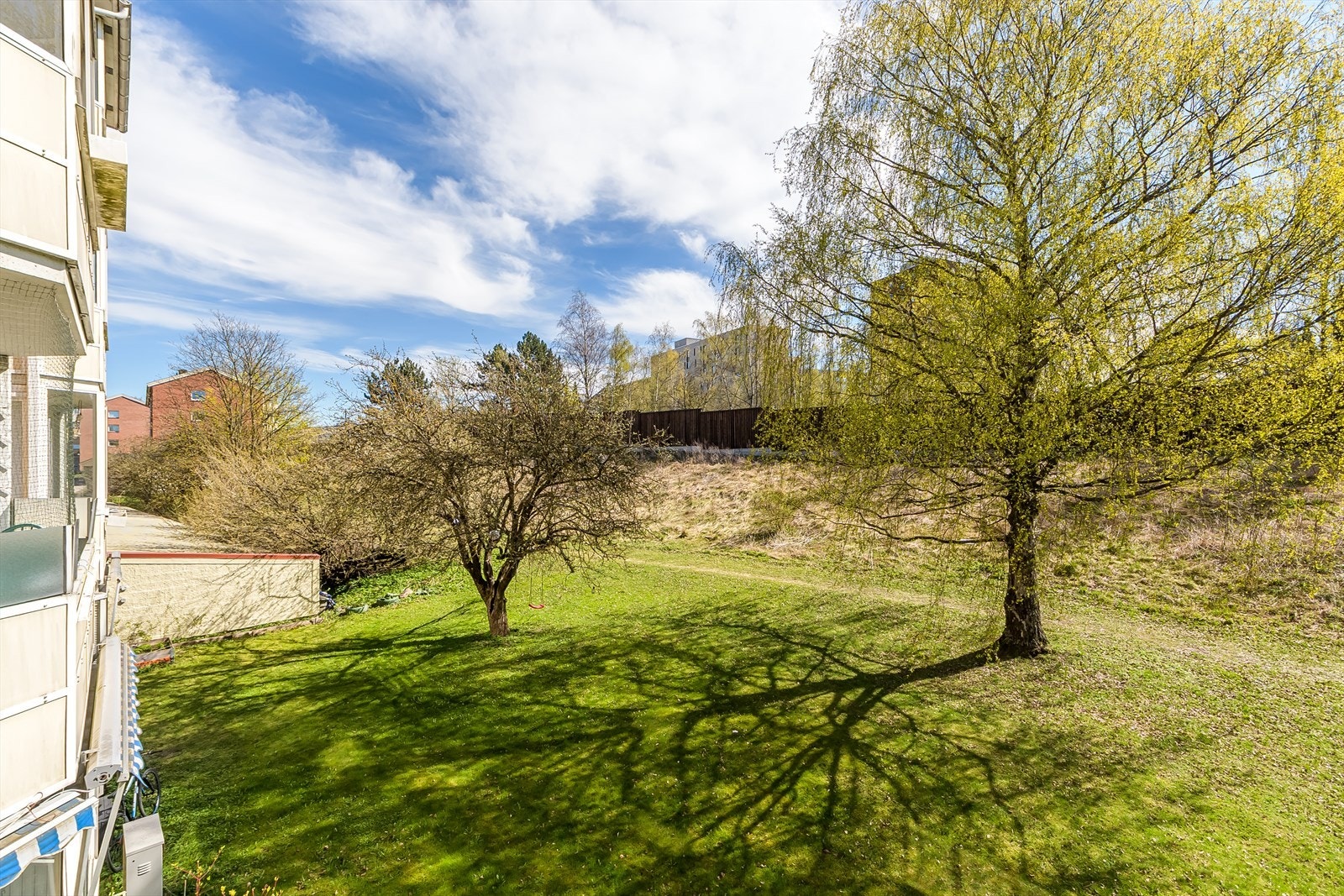 Fellesområdene består av sittegrupper og lekeplass. Galleribilde