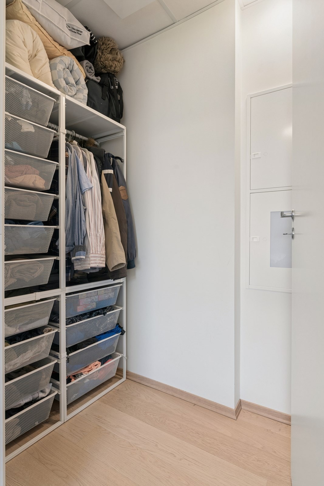 Rommet kan brukes som både walk-in / skapløsning og til generell oppbevaring. Galleribilde