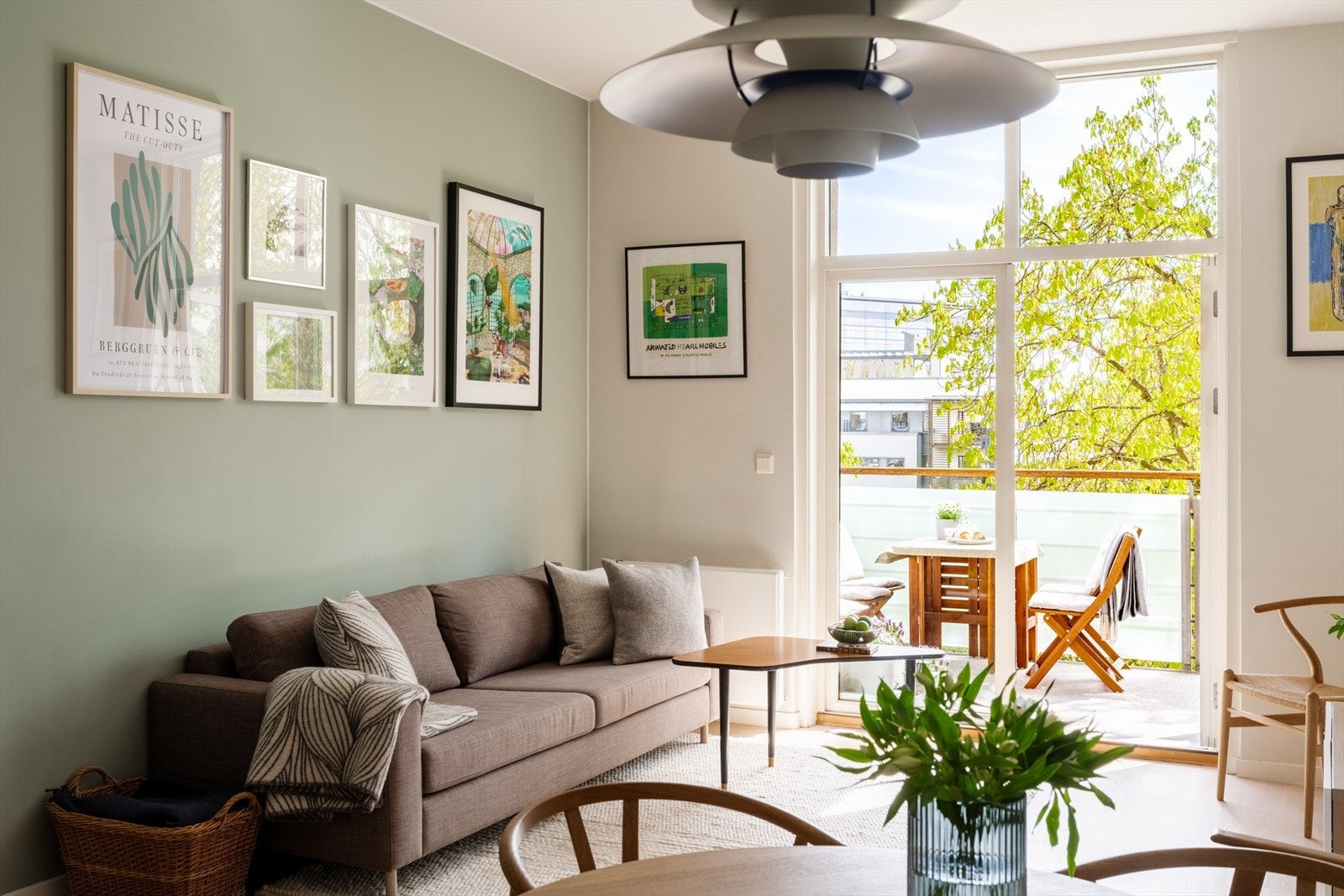 Oppvarming via radiator sikrer en jevn og behagelig innetemperatur. Galleribilde