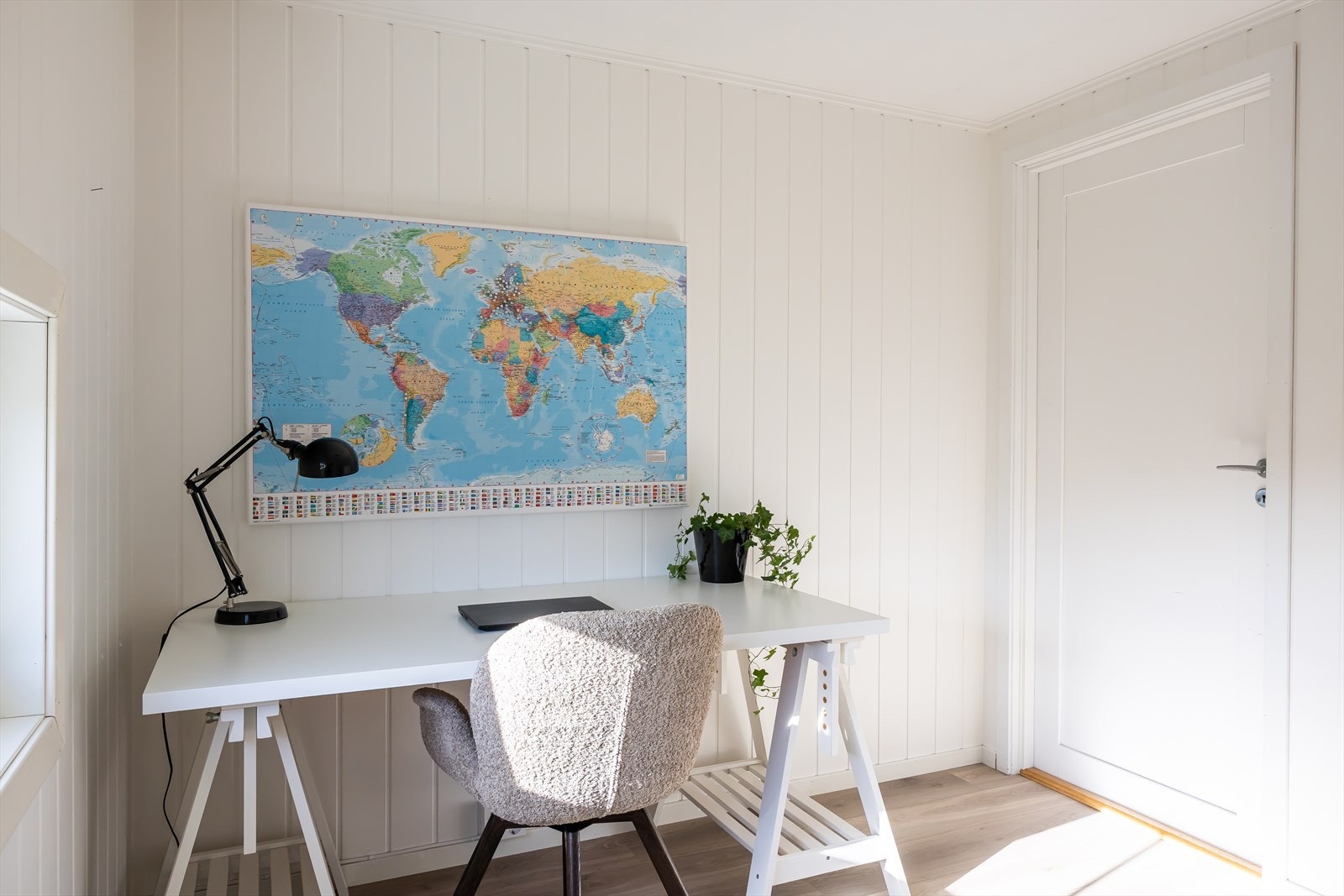 Rommet benyttes i dag av nåværende eier som soverom 4/kontor. Galleribilde