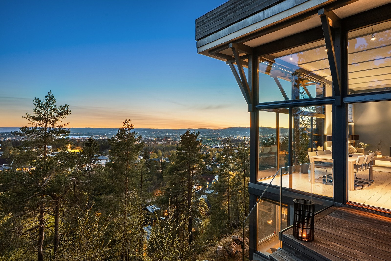 Solforholdene er flotte og utsikten fantastisk på alle uteområdene Galleribilde