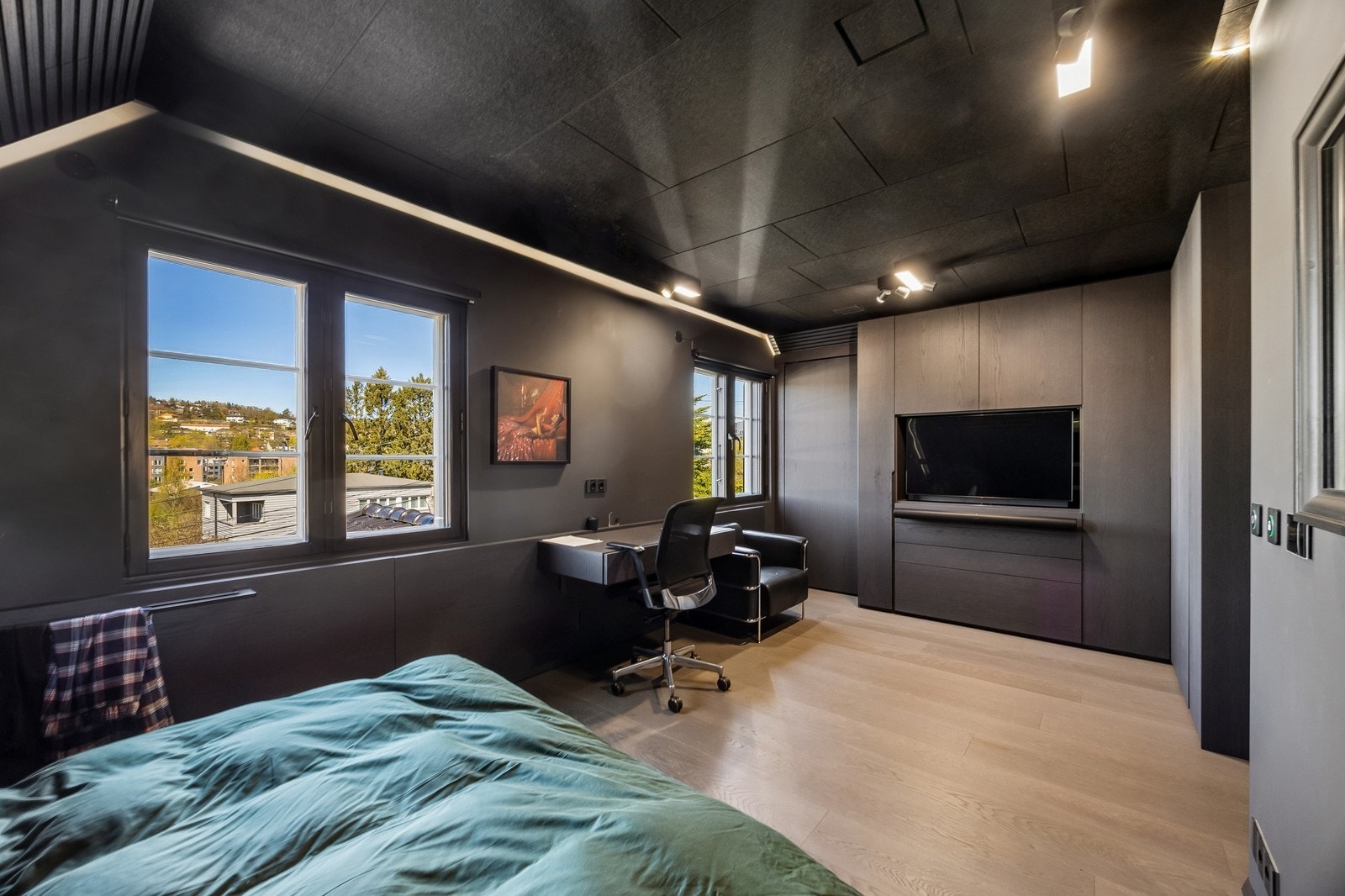Hovedsoverommet har
Dolby Atmos lyd og
4K OLED TV fra LG. Galleribilde