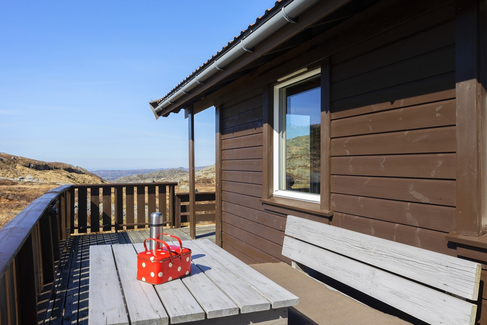 En perfekt plass for utemøbler og lange dager i fjellet. Galleribilde