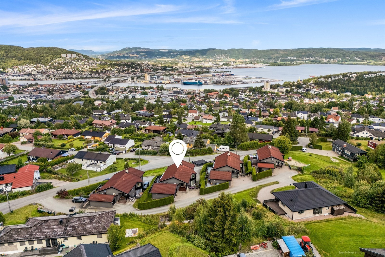 Utsikt mot Drammen by, Drammensfjorden og Lierdalen Galleribilde