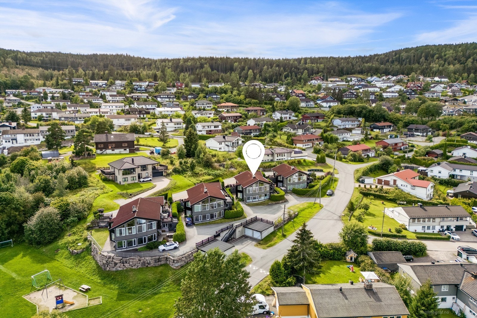 Attraktiv beliggenhet i et veletablert, stille og rolig boligstrøk. Foto: Haiman Askari/Knipzet AS Galleribilde