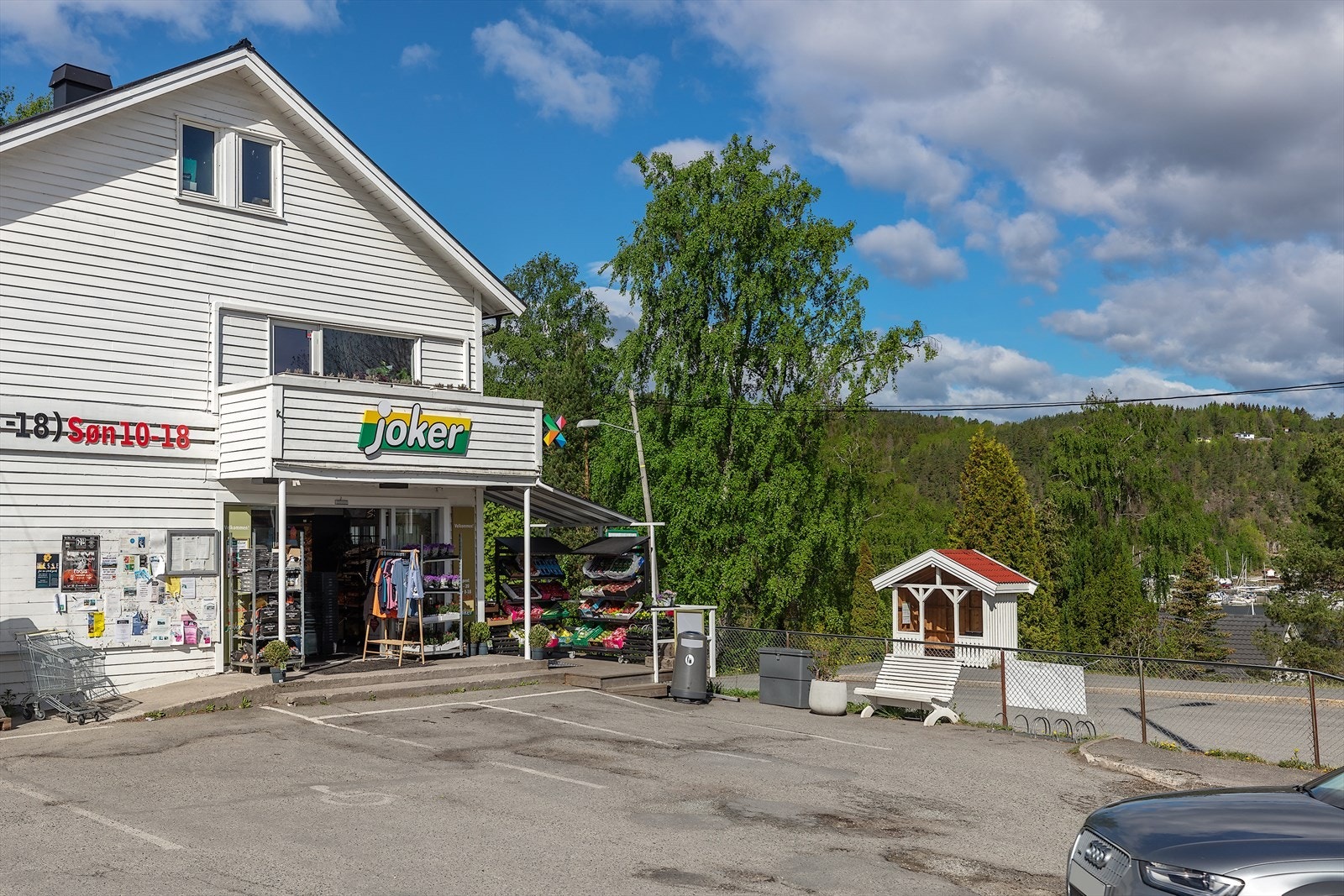 Nærmeste dagligvarebutikk er Joker, 5 minutters gange fra boligen. Galleribilde