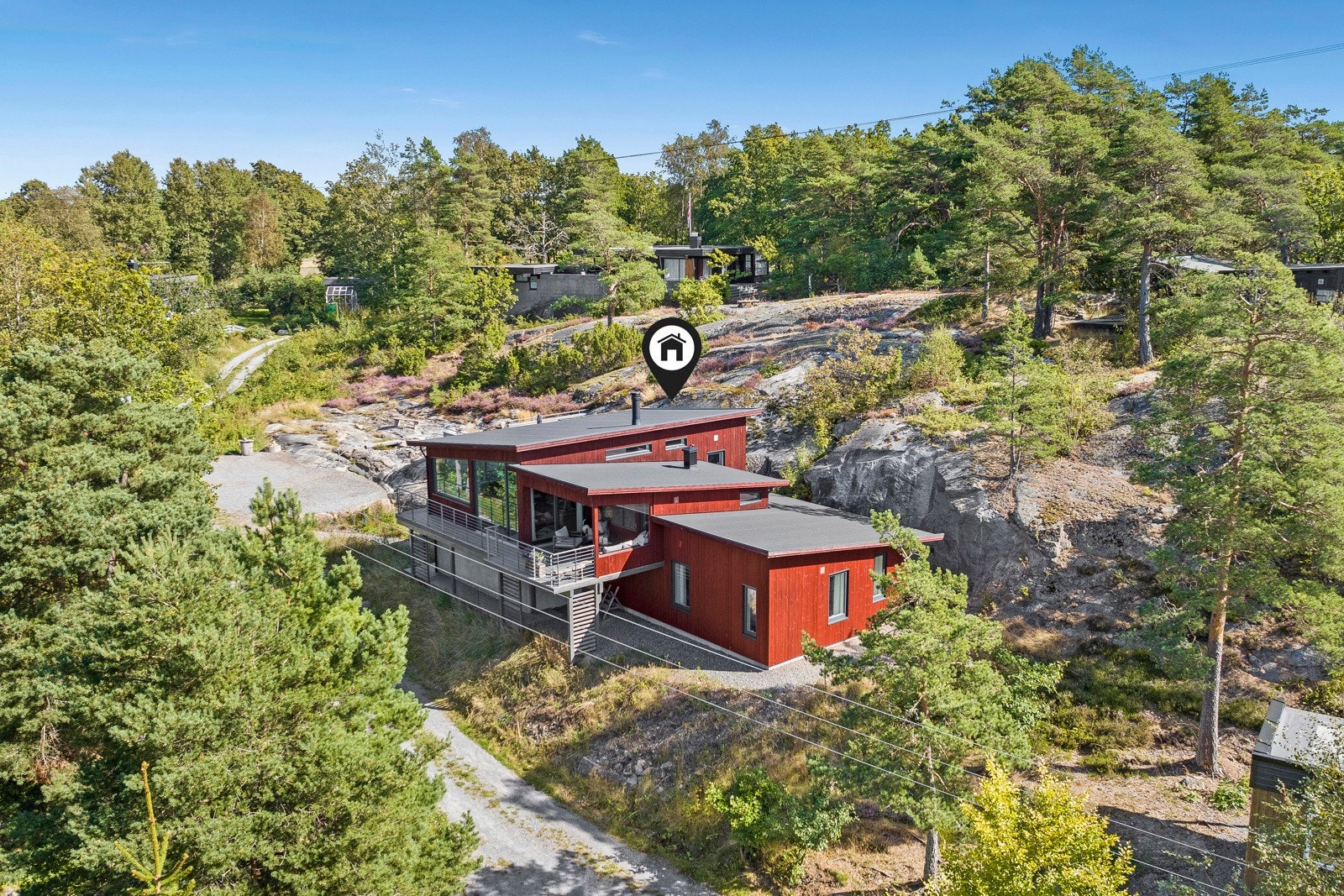 Velkommen til en moderne og arkitekttegnet helårshytte i vakre Stavern Galleribilde