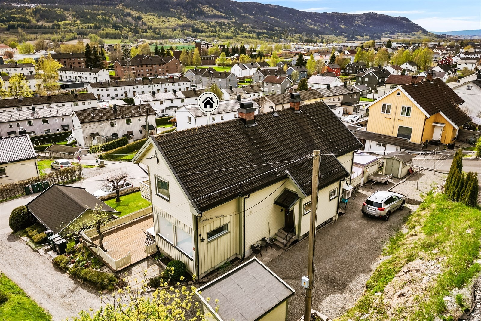 Velholdt halvpart av tomannsbolig med attraktiv og sentral beliggenhet. Galleribilde