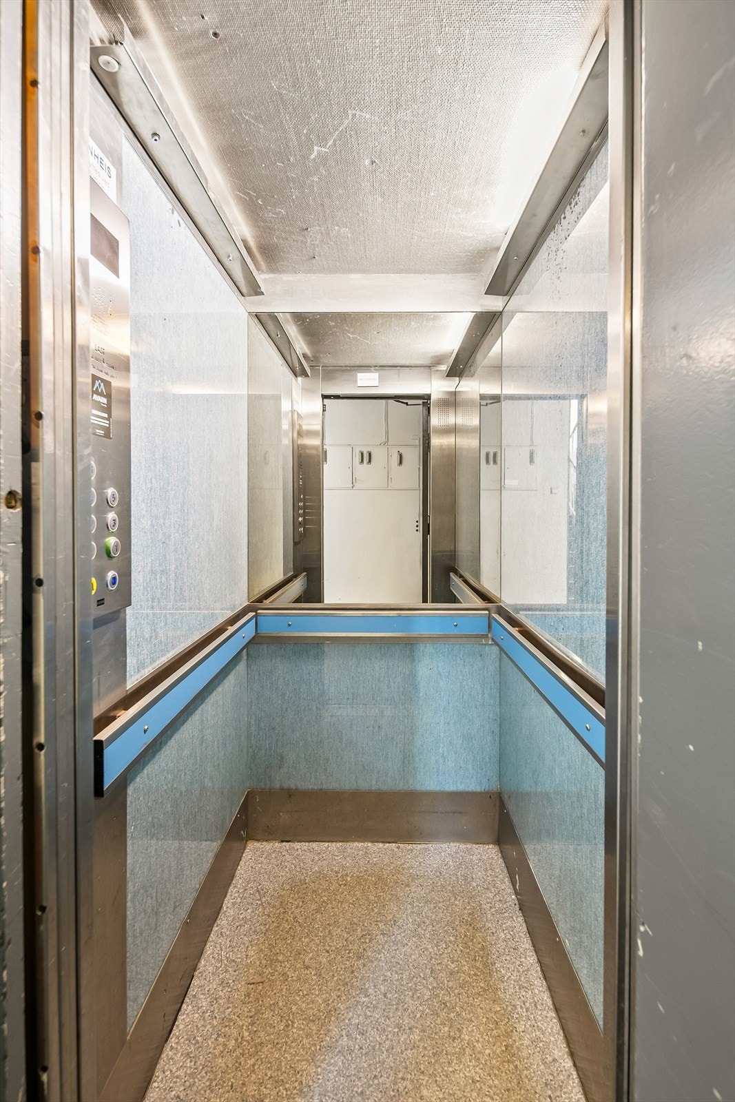 Adkomst via trapperom eller heis. Galleribilde
