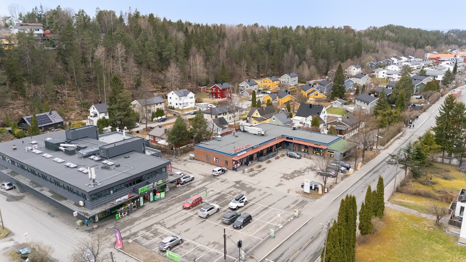 Fra Berglyveien er det kort vei til Prinsdal Torg. Galleribilde