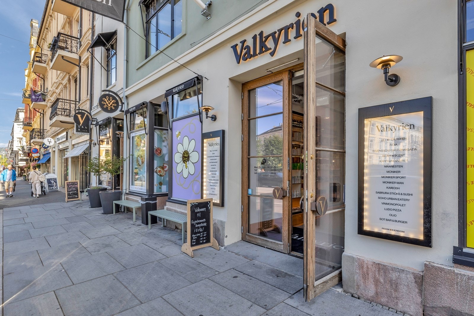 Med Valkyrien senter like i nærheten har du enkel tilgang til Vinmonopol, eksklusive butikker og en attraktiv mathall Galleribilde