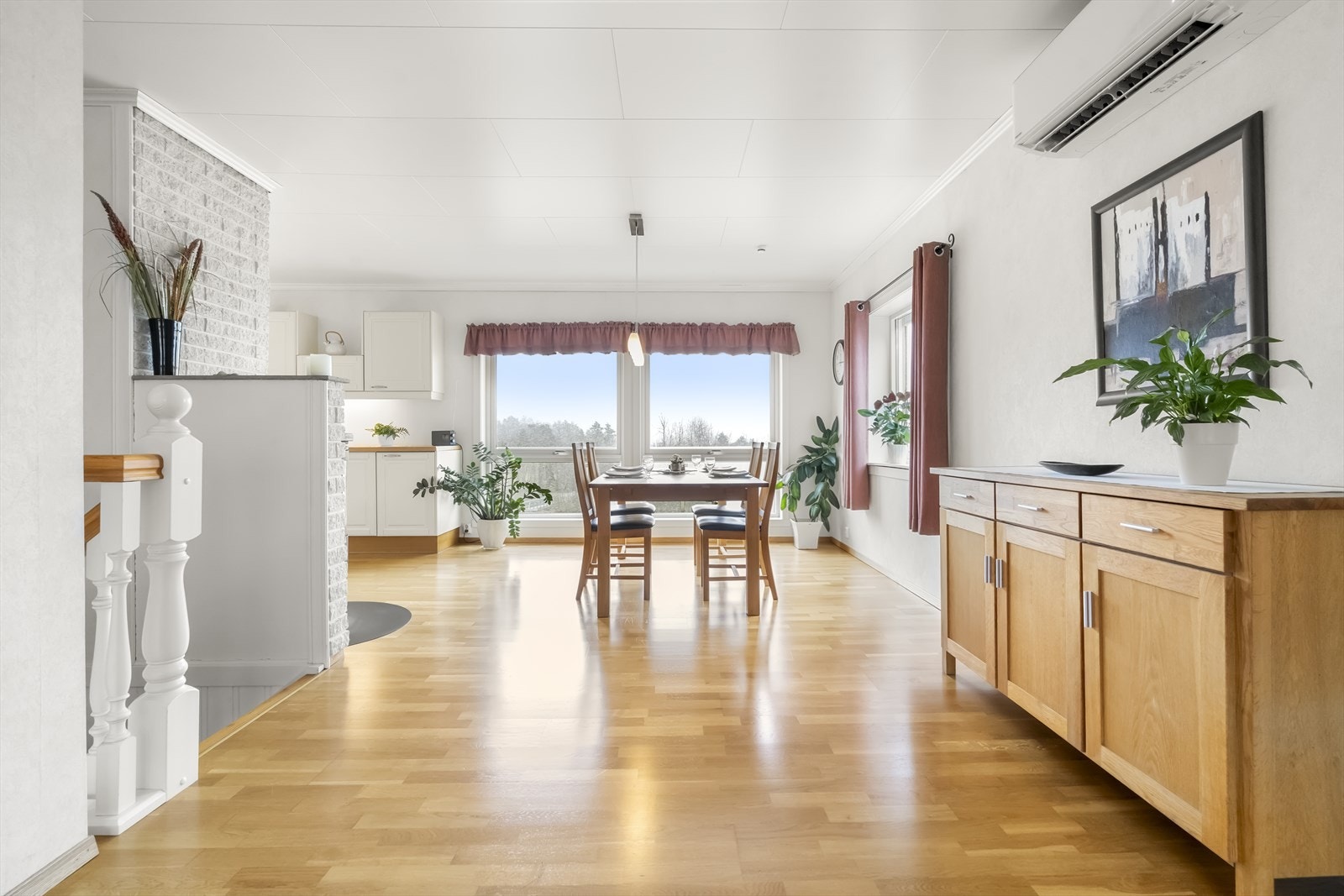 - Det er montert utvendig solskjerming i 2.etg - Galleribilde