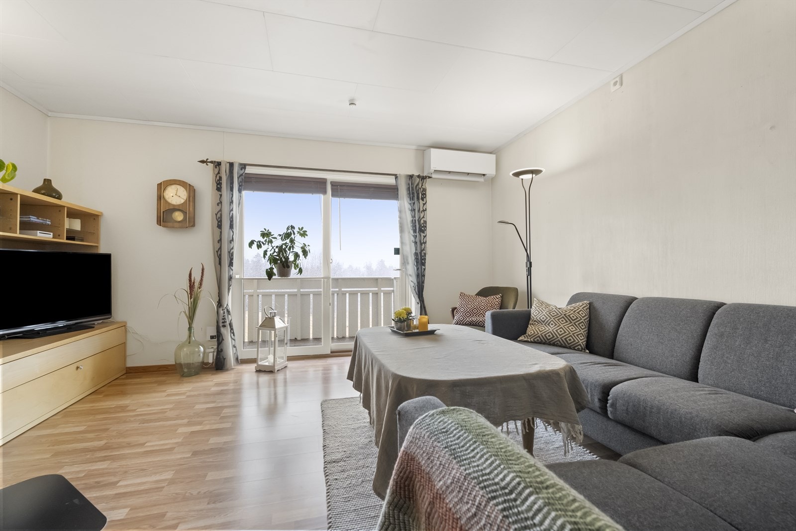 - Praktisk stue i 1.etg med utgang til veranda på ca 4m2 - Galleribilde