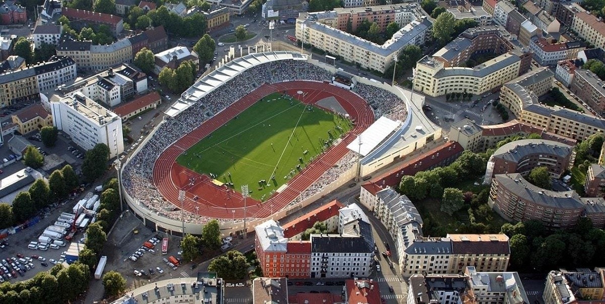 Flyfoto av Bislett Stadion. Colletts gate 5 på hjørnet mot Sofies Plass. Galleribilde