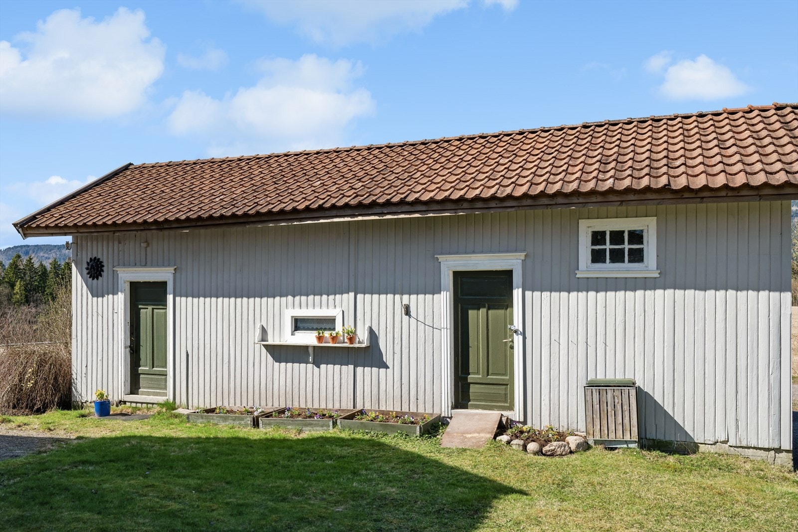 Lagerhus på 47 kvm med garasje på baksiden. Galleribilde