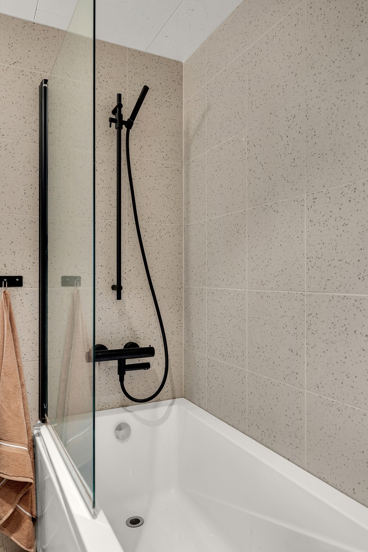 Badet er utstyrt med badekar Galleribilde