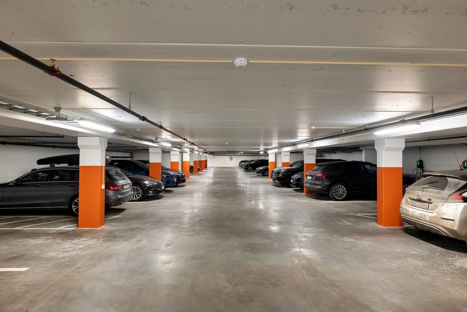 Det legges sporadisk ut garasjeplasser, både for utleie og salg. Konferer med megler Galleribilde