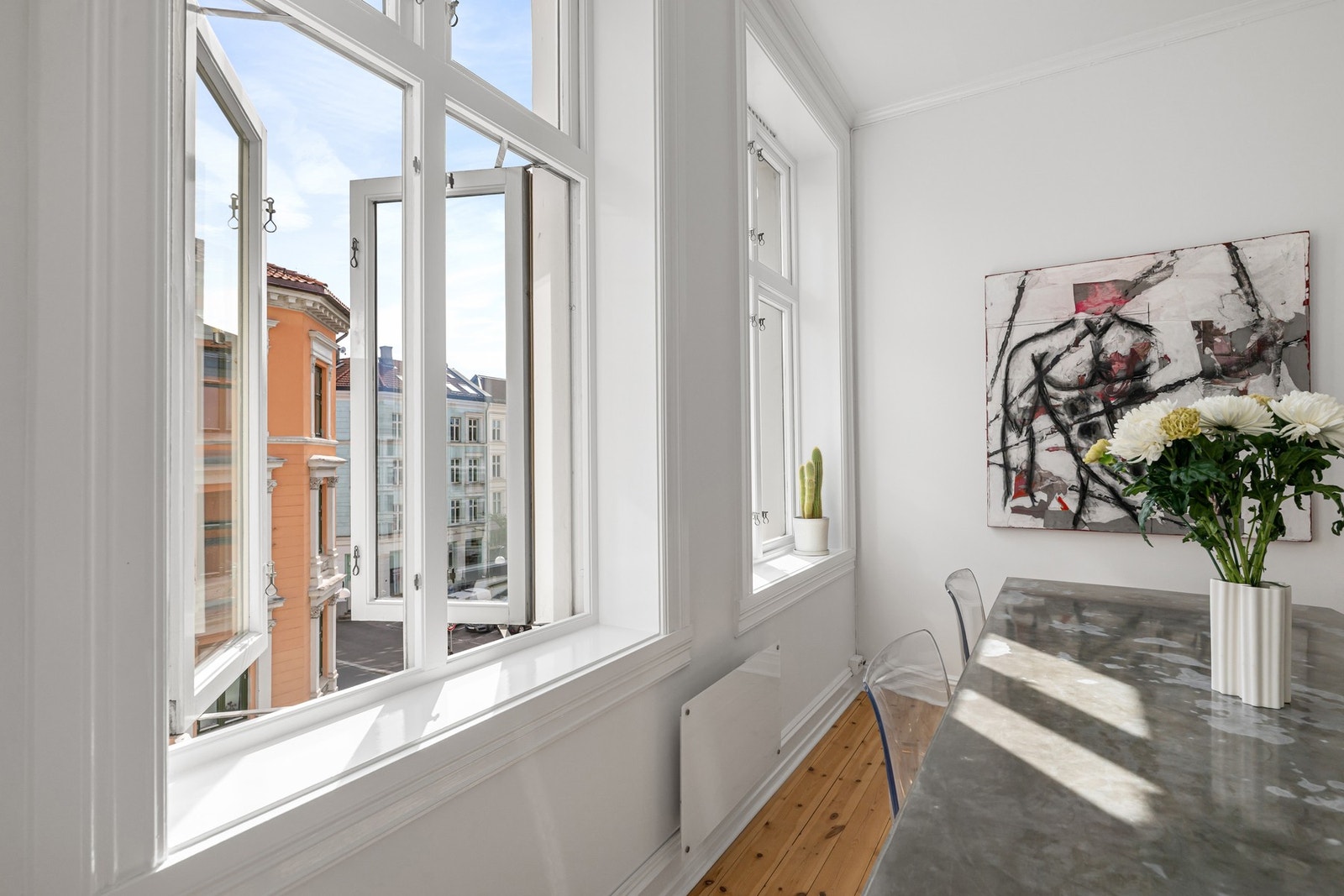 Deilig lysinnslipp også på kjøkkenet. Galleribilde