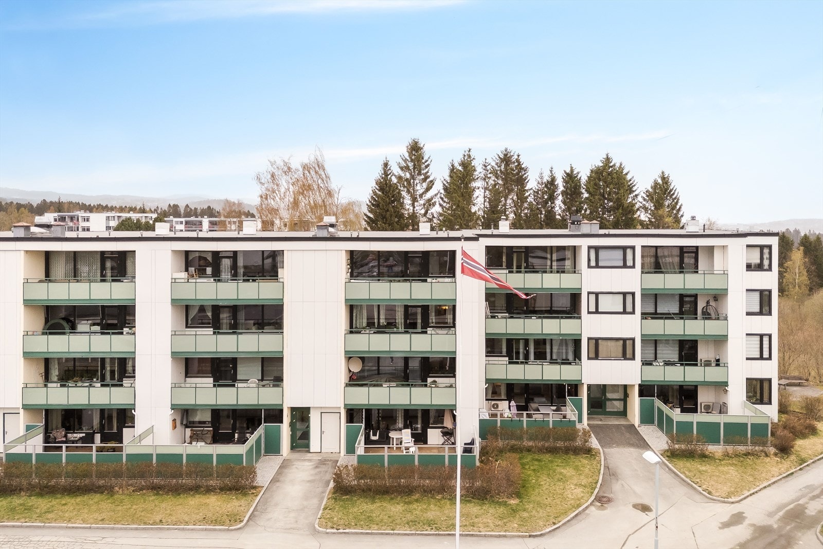 Leiligheten er sørvendt og ligger i 4. etasje. Galleribilde