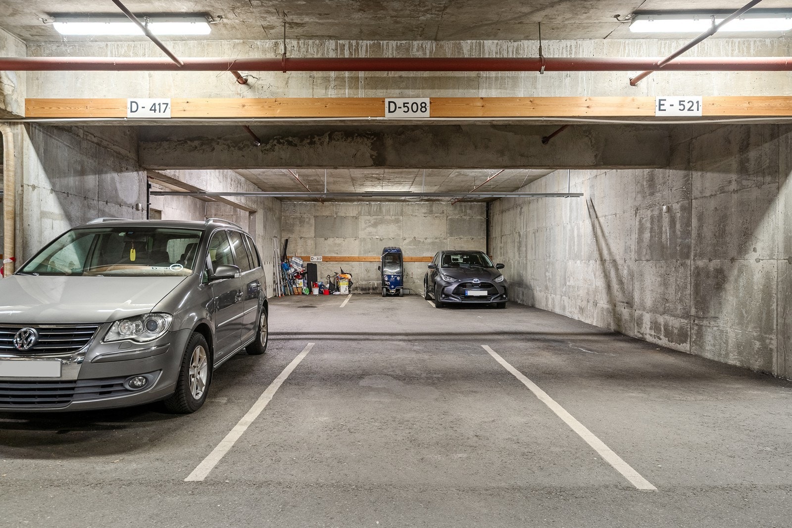 Leiligheten har parkeringsplass i lukket garasjeanlegg. Mulighet for elbil-lader.
Leiligheten disponerer gjesteparkering i lukket garasjealegg. Galleribilde