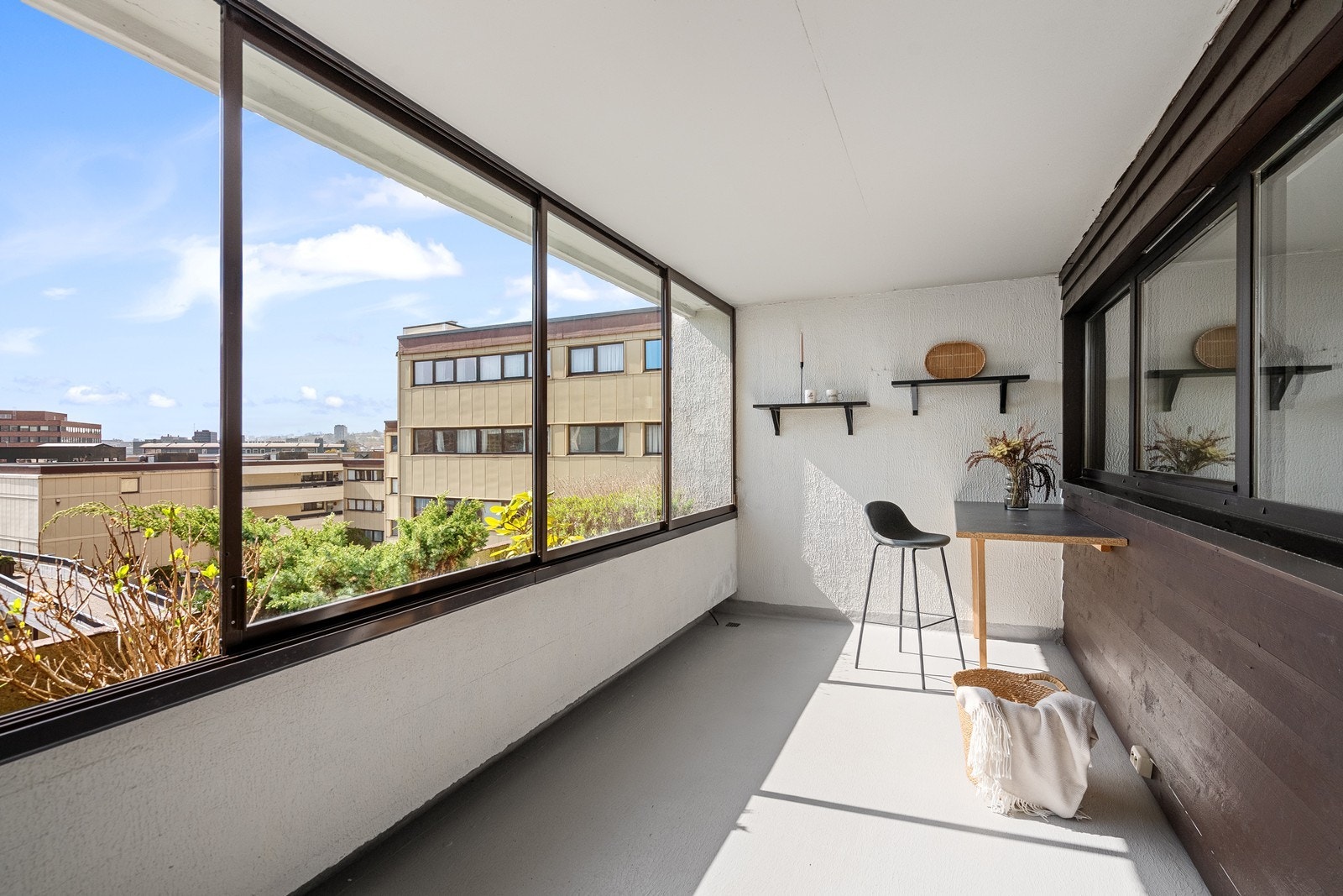 Innglasset balkong Galleribilde