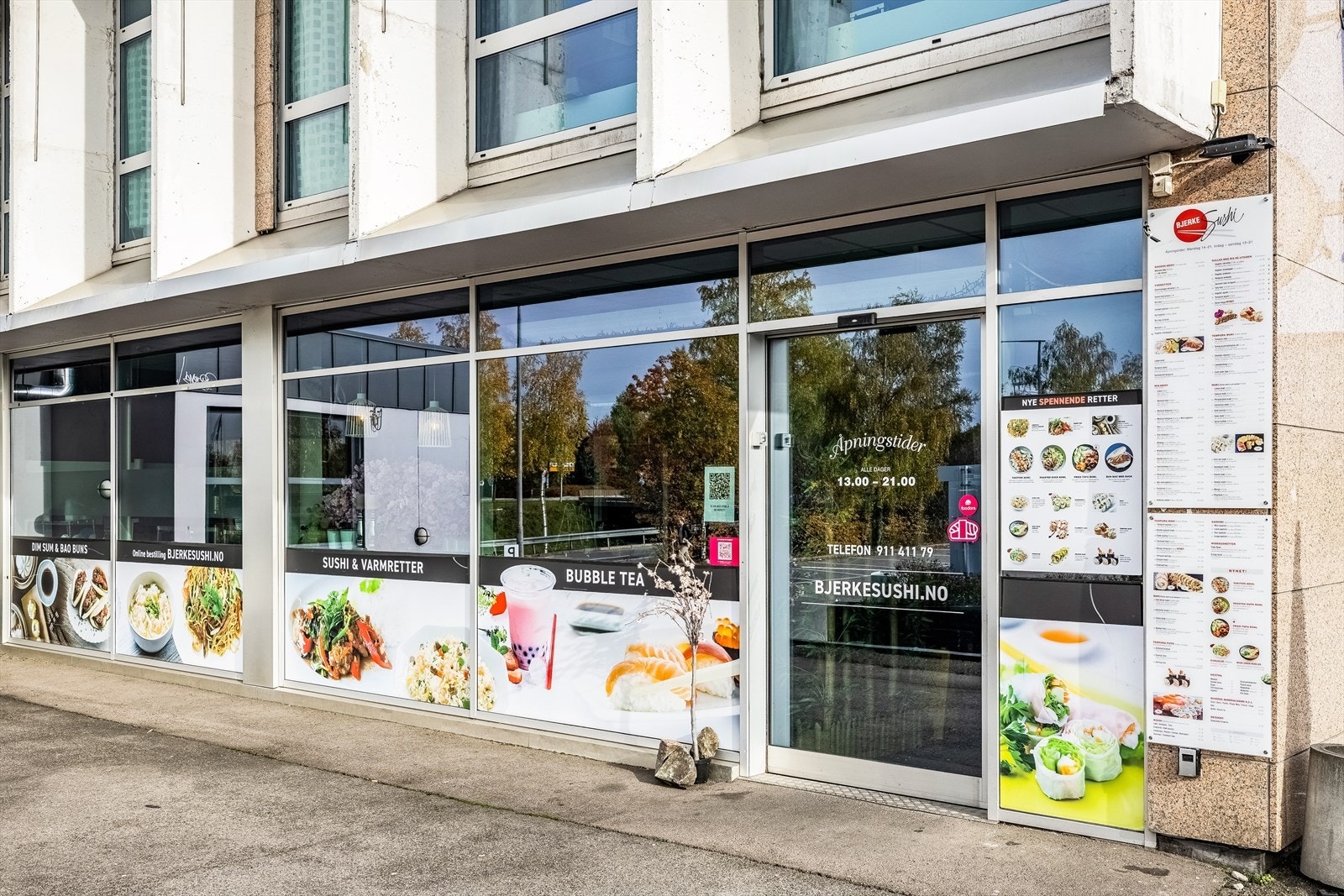 Glemt å handle inn til søndag? Ingen problem! I umiddelbar nærhet finner du Bjerke Sushi. Galleribilde