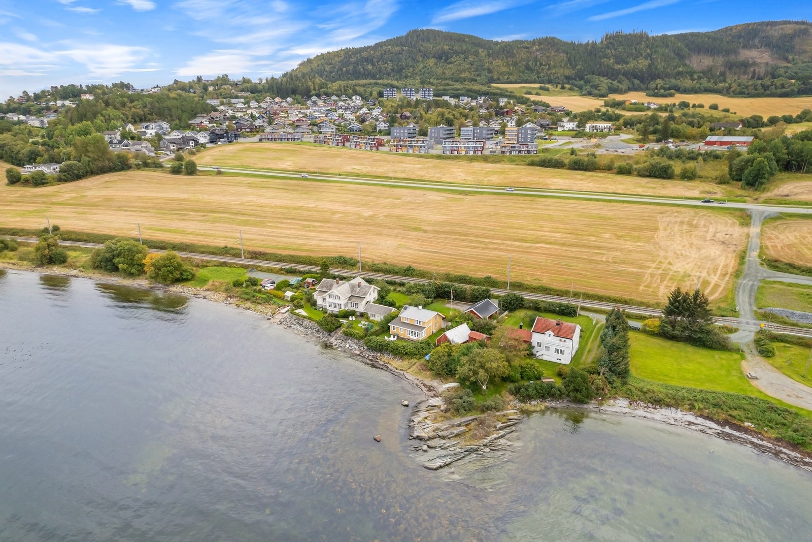 Oversiktsbilde av eiendommen. Galleribilde