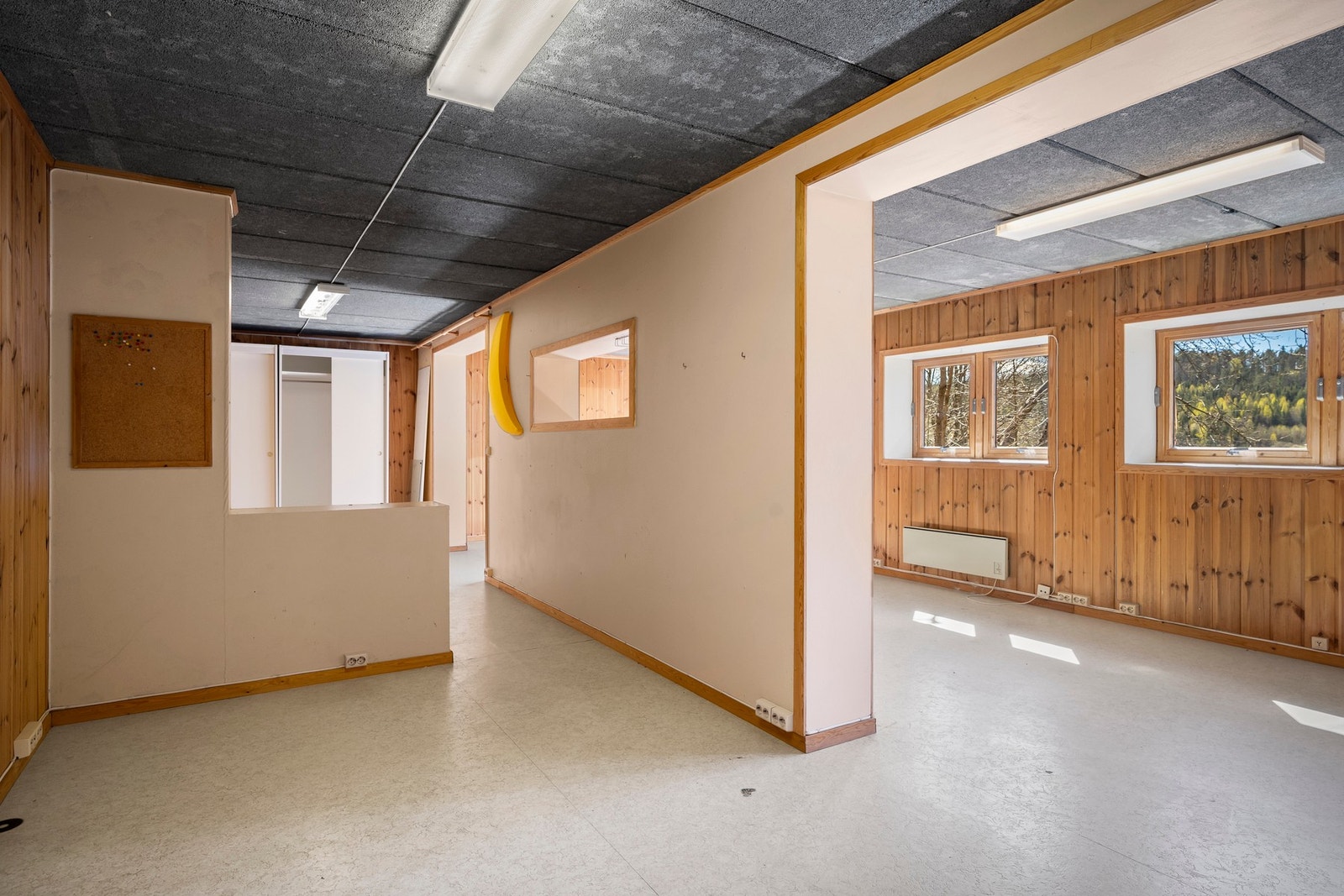 Rommene er enkle å tilpasse til egne behov, og har et hyggelig innemiljø og godt med dagslys. Galleribilde
